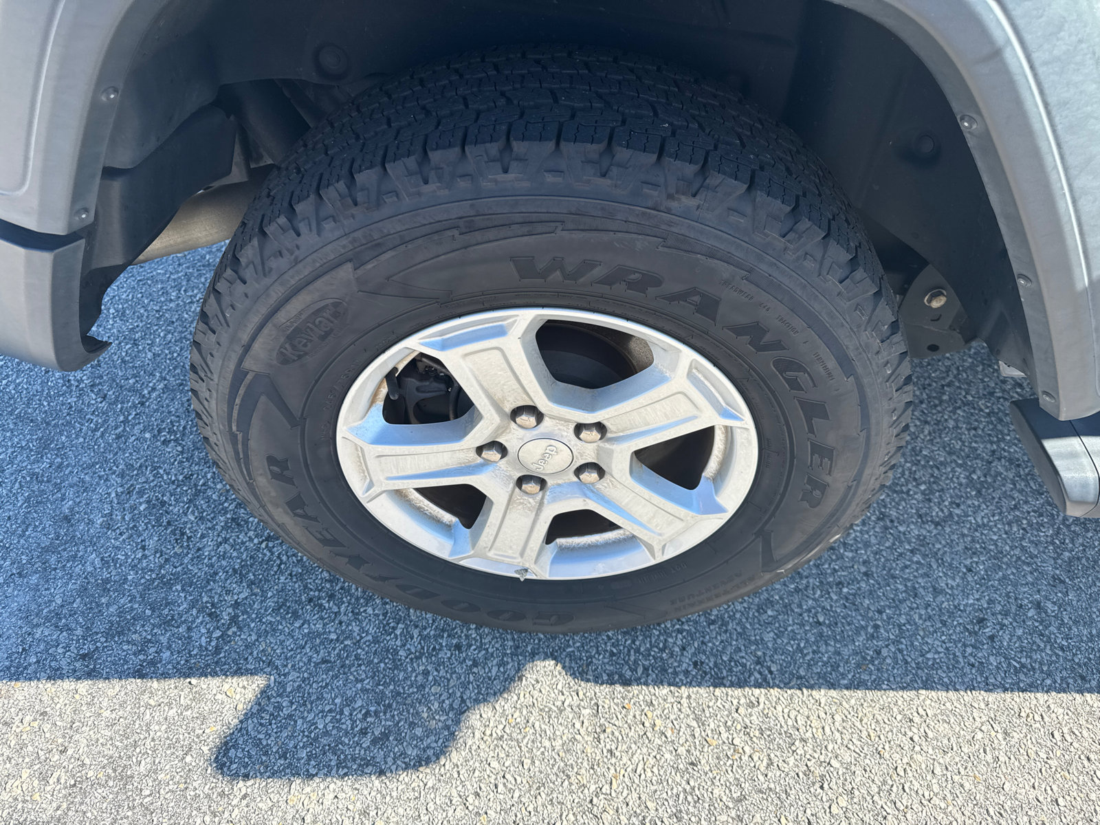 Used 2019 Jeep Wrangler Sport image 15