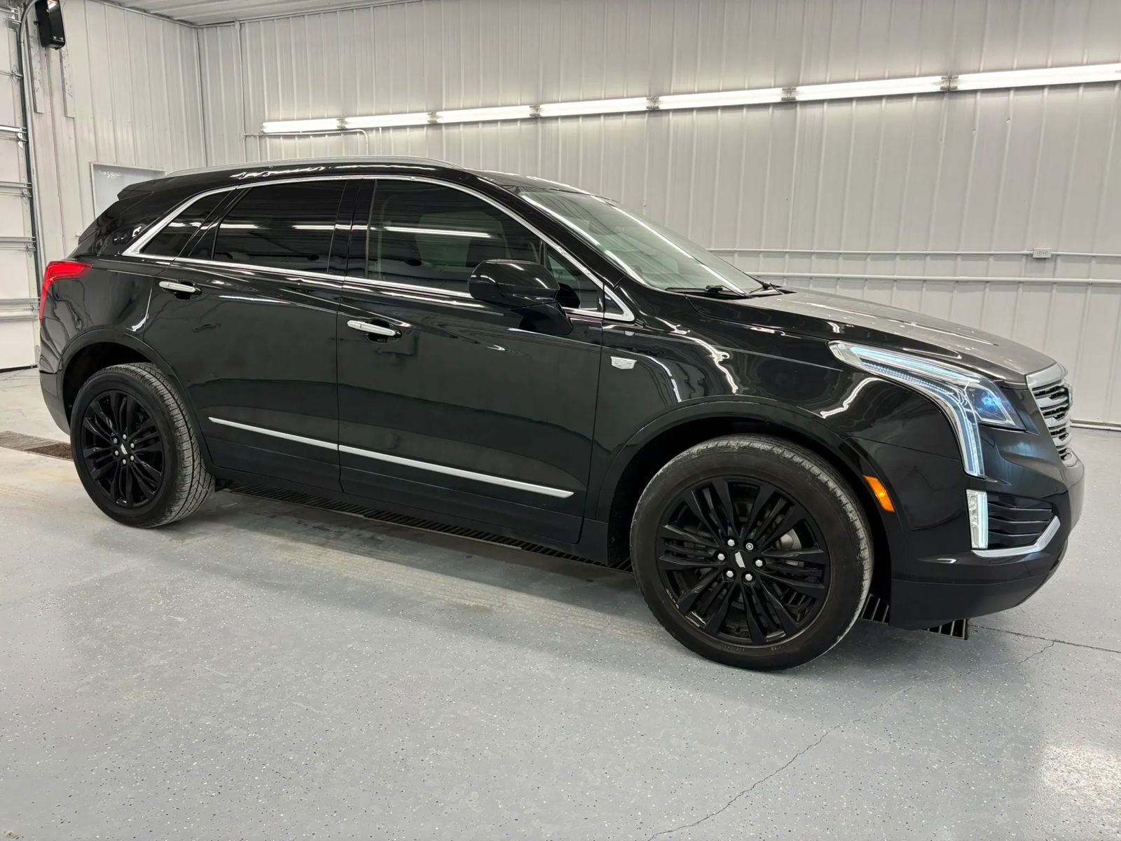 Used 2017 Cadillac XT5 Premium Luxury w/ LPO, Wheel Lock Package image 1