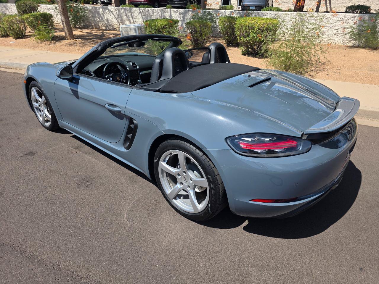 Used 2017 Porsche 718 Boxster RWD image 11