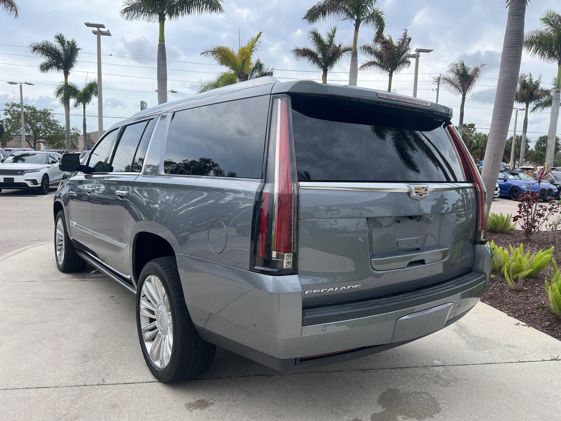 Used 2018 Cadillac Escalade ESV Platinum image 8