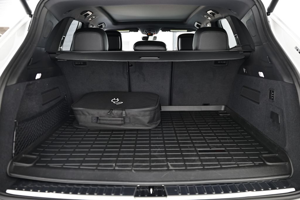 Certified 2025 Porsche Cayenne S AWD/4WD image 32