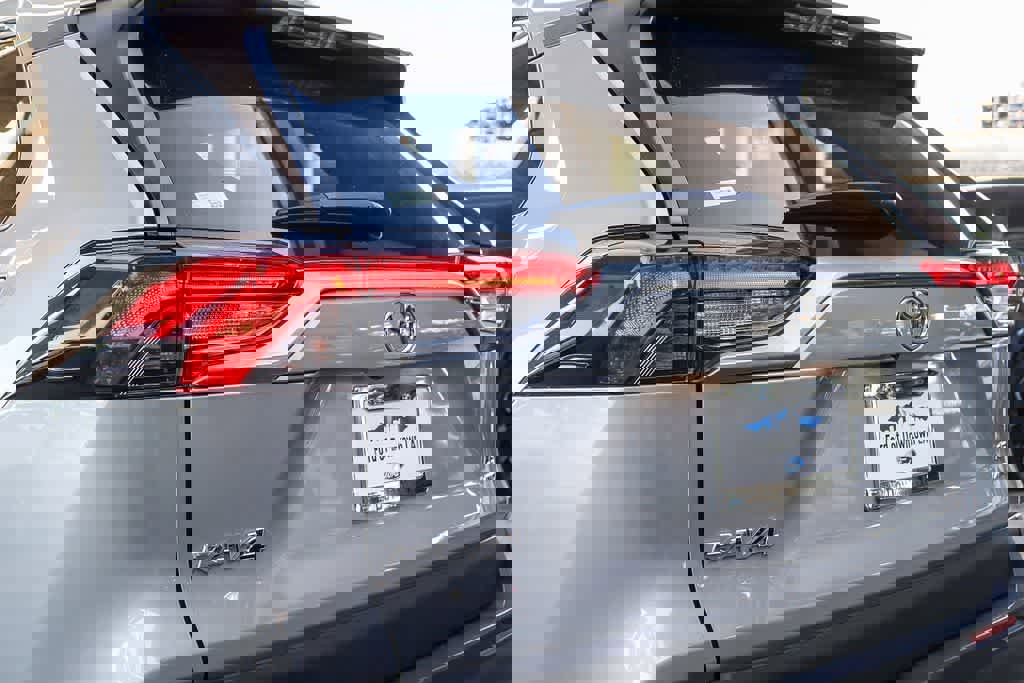 Used 2024 Toyota RAV4 LE image 8