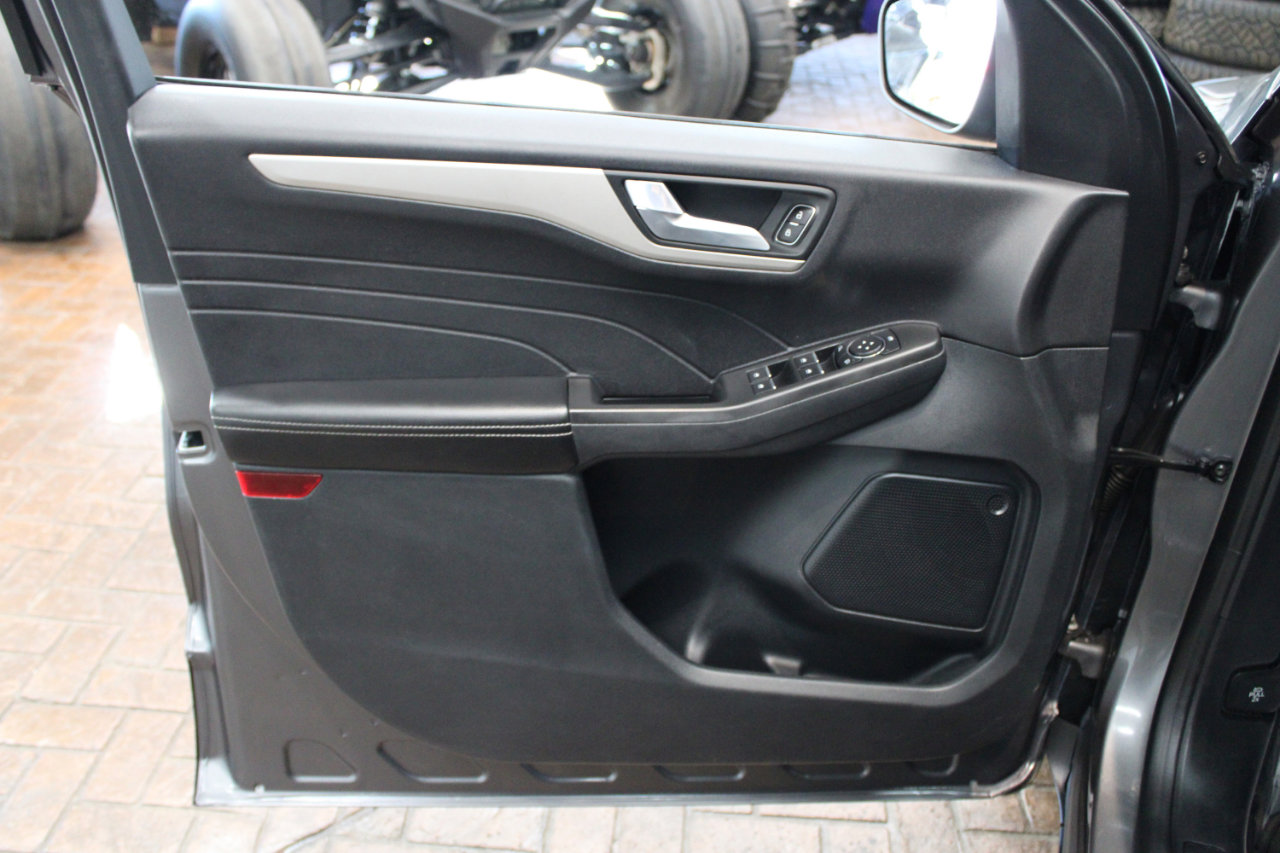 Used 2021 Ford Escape SEL image 12