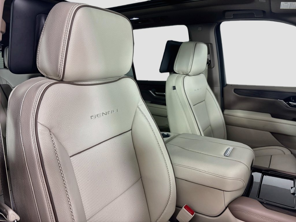 New 2026 GMC Yukon Denali w/ Denali Reserve Package AWD/4WD image 31