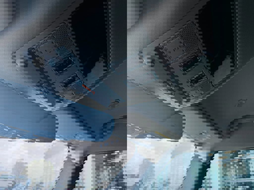 Used 2023 Land Rover Defender 110 S image 25