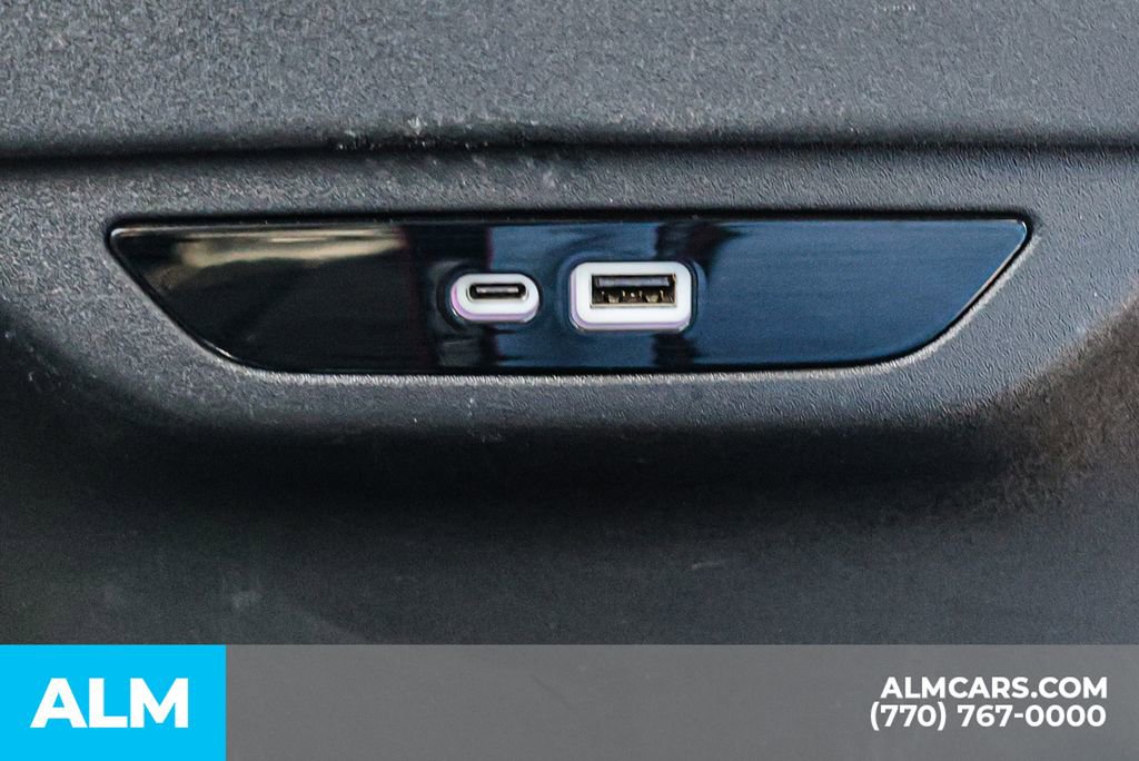 Used 2024 Chrysler Pacifica Touring-L image 60