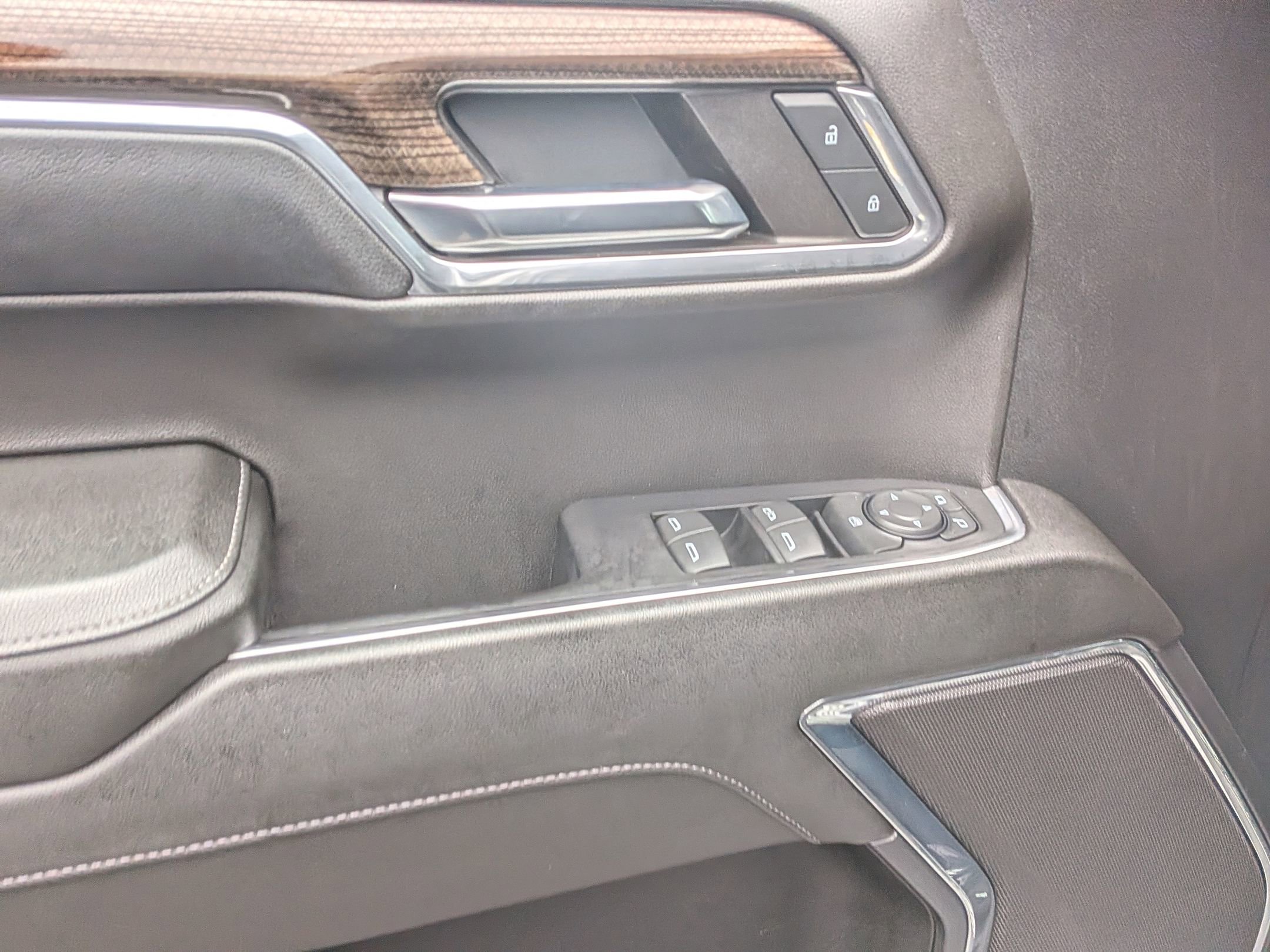 Used 2024 Chevrolet Silverado 1500 LT image 15