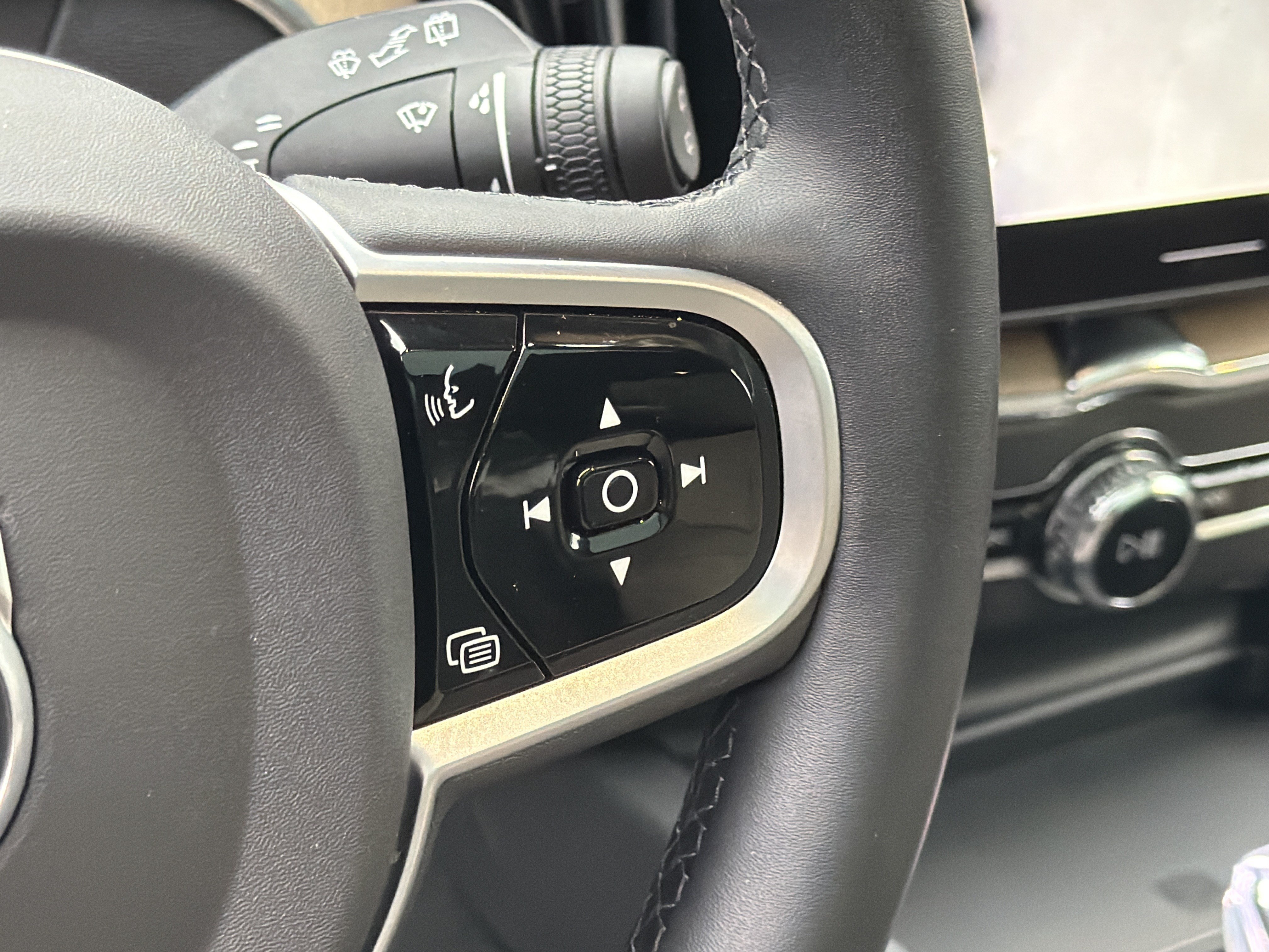 Certified 2026 Volvo XC60 B5 Plus w/ Protection Package Premier AWD/4WD image 20