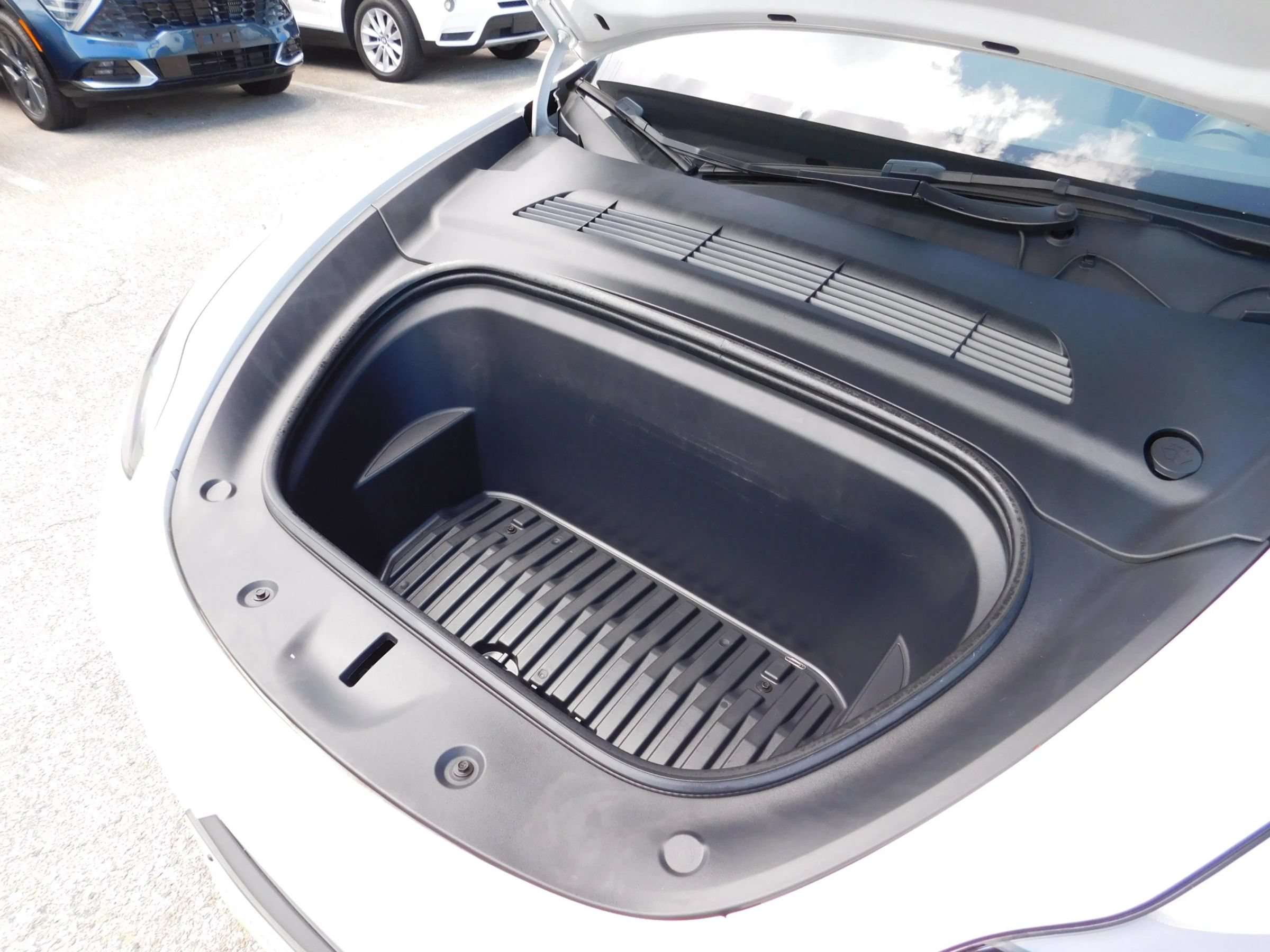 Used 2023 Tesla Model Y Long Range AWD/4WD image 24
