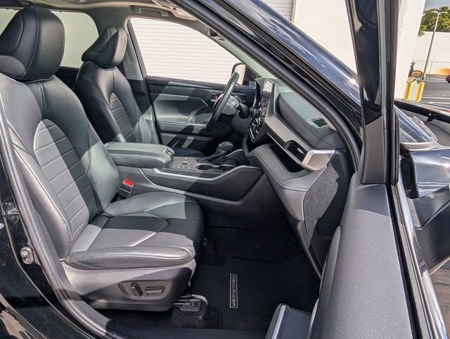 Used 2024 Toyota Highlander XLE image 21