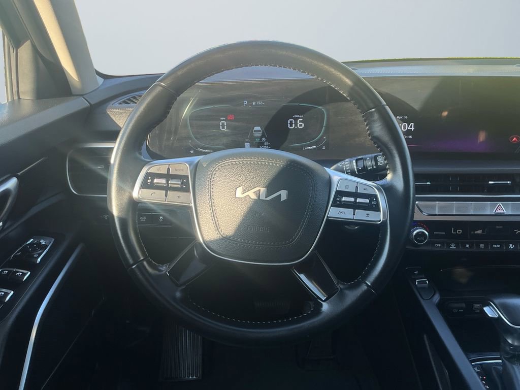 Used 2025 Kia Telluride S FWD image 13