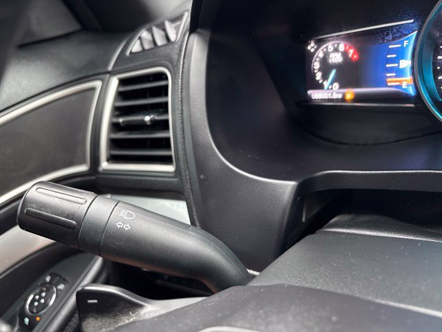 Used 2017 Ford Explorer XLT w/ Equipment Group 201A AWD/4WD image 26