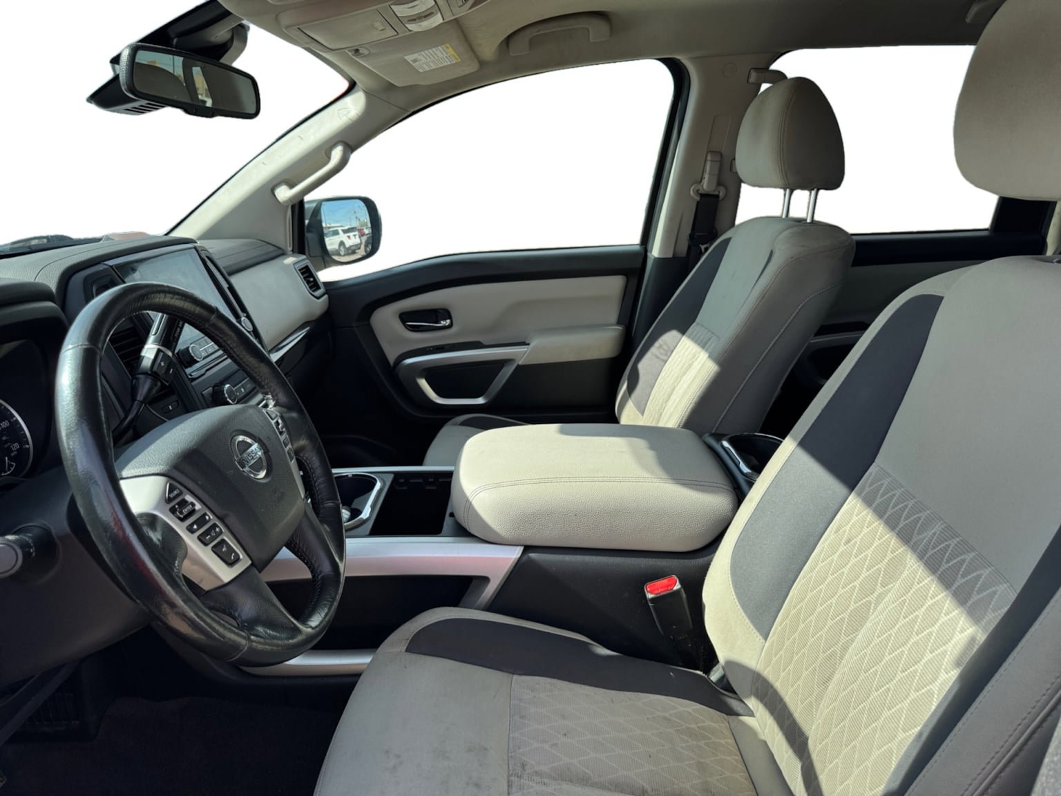 Used 2022 Nissan Titan SV w/ SV Convenience Package RWD image 10