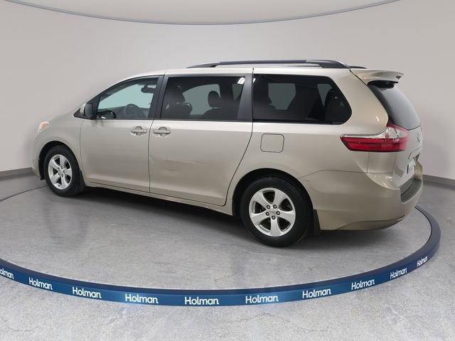 Used 2016 Toyota Sienna LE image 8