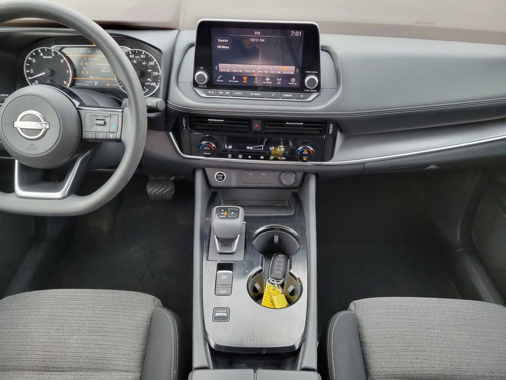 Used 2023 Nissan Rogue SV image 18