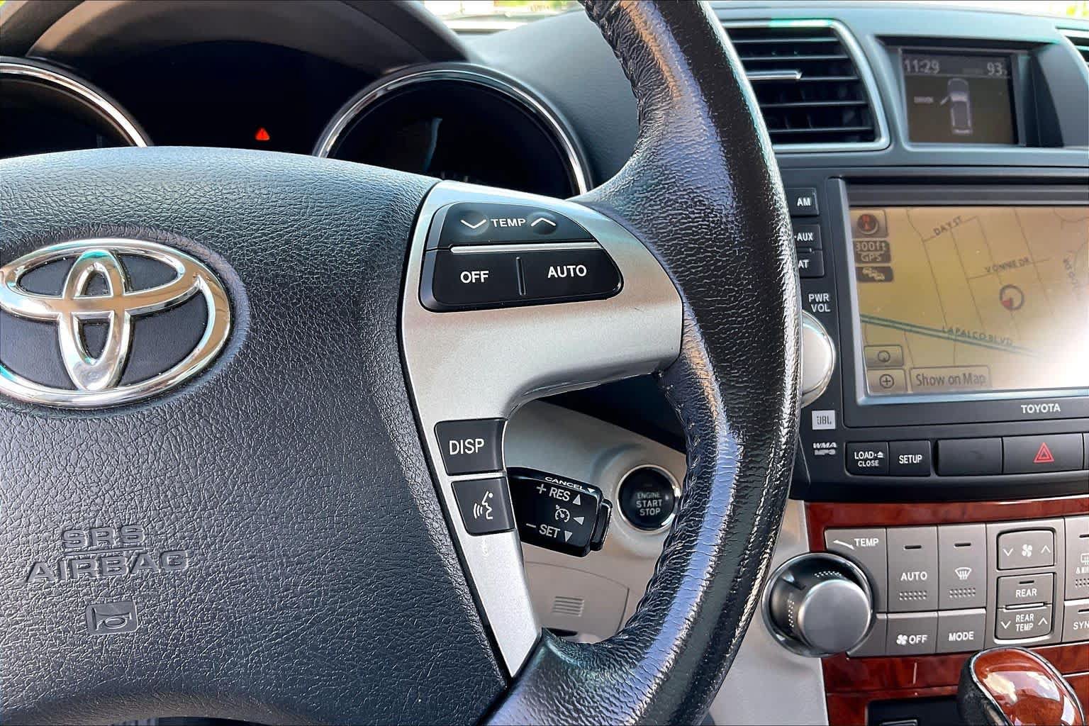 Used 2012 Toyota Highlander Limited w/ Tow Pkg FWD image 23