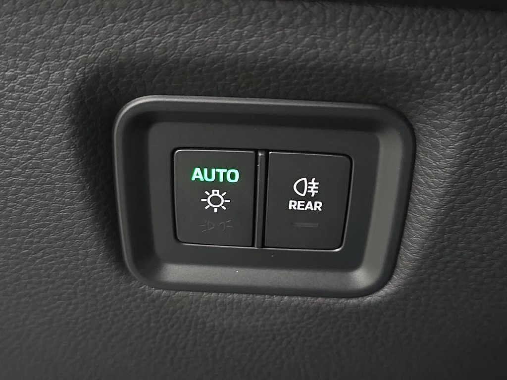Certified 2026 Porsche Cayenne AWD/4WD image 21