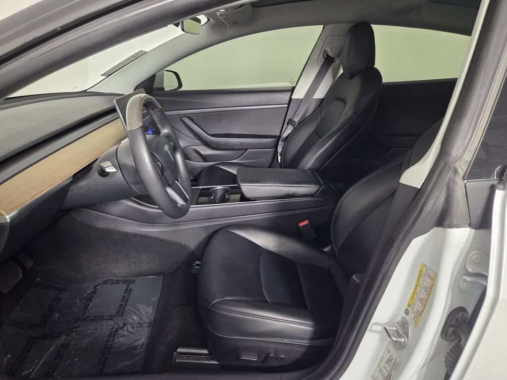 Used 2020 Tesla Model 3 Standard Range Plus RWD image 9