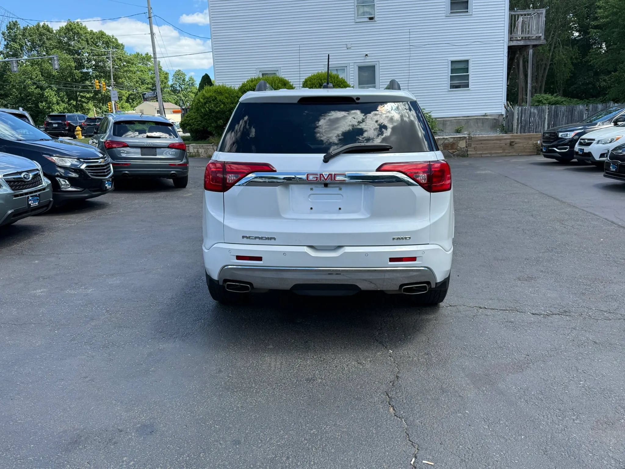 Used 2018 GMC Acadia Denali w/ Technology Package AWD/4WD image 5
