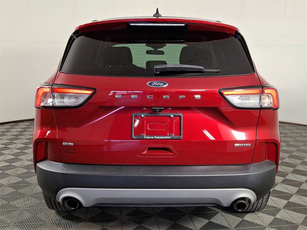 Used 2020 Ford Escape SE image 8