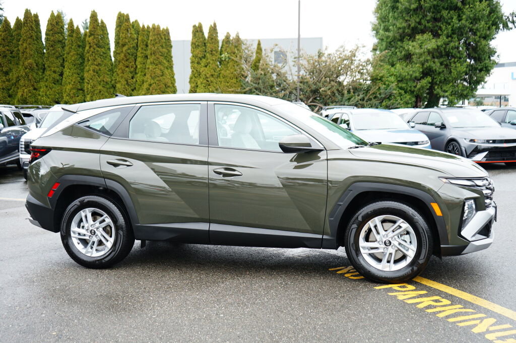 Certified 2025 Hyundai Tucson SE FWD image 6