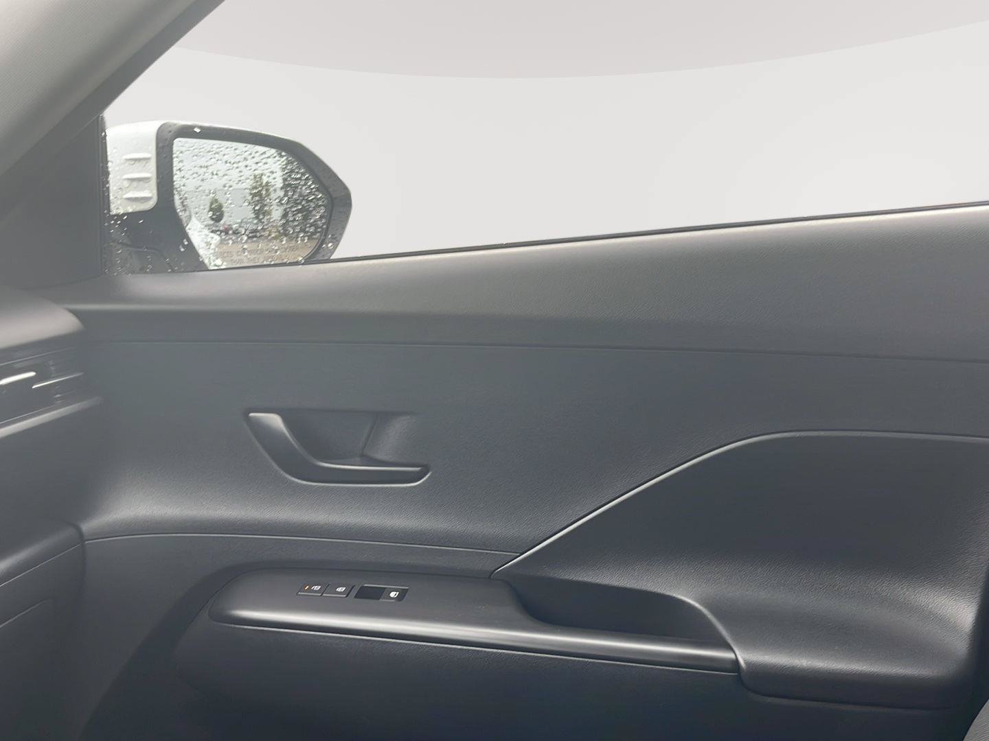Certified 2025 Hyundai Kona SEL AWD/4WD image 36