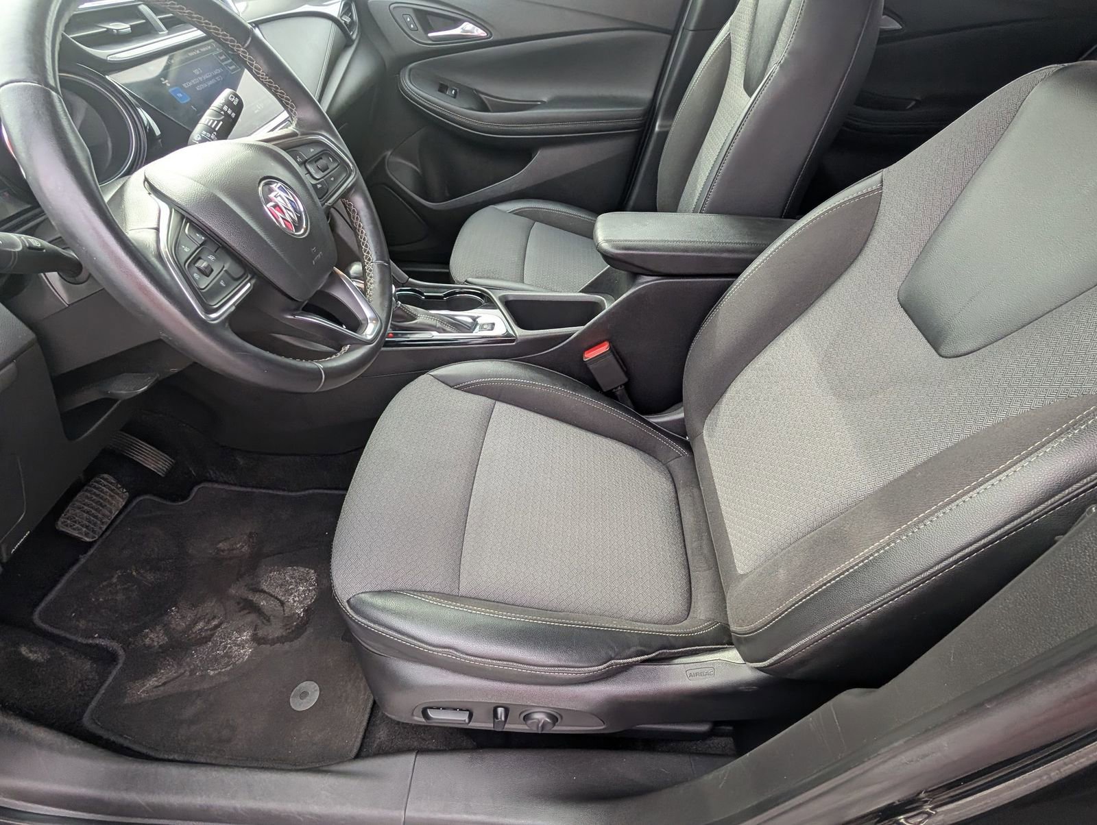 Used 2022 Buick Encore GX Select w/ Sport Touring Package image 9