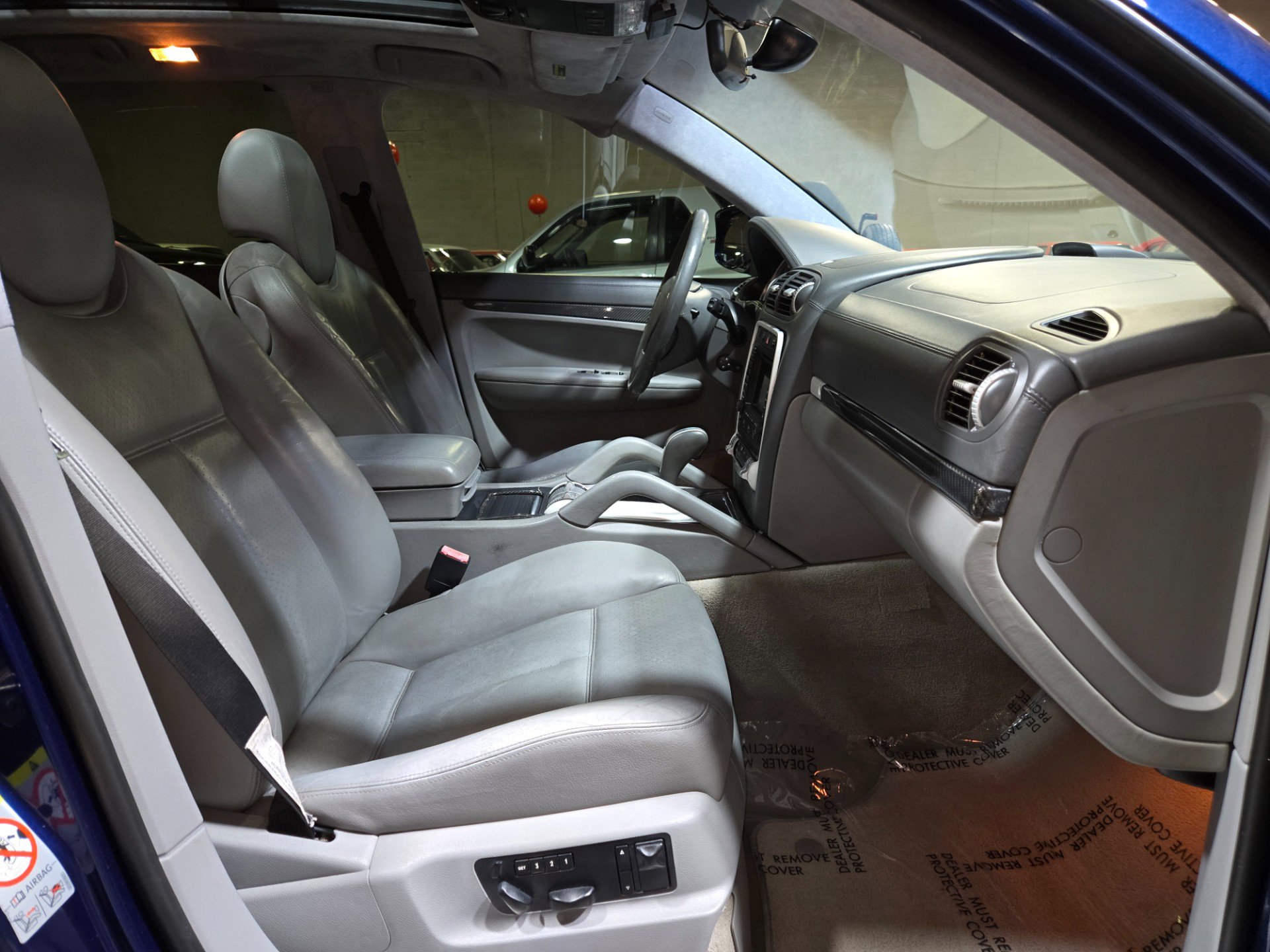 Used 2008 Porsche Cayenne Turbo AWD/4WD image 14