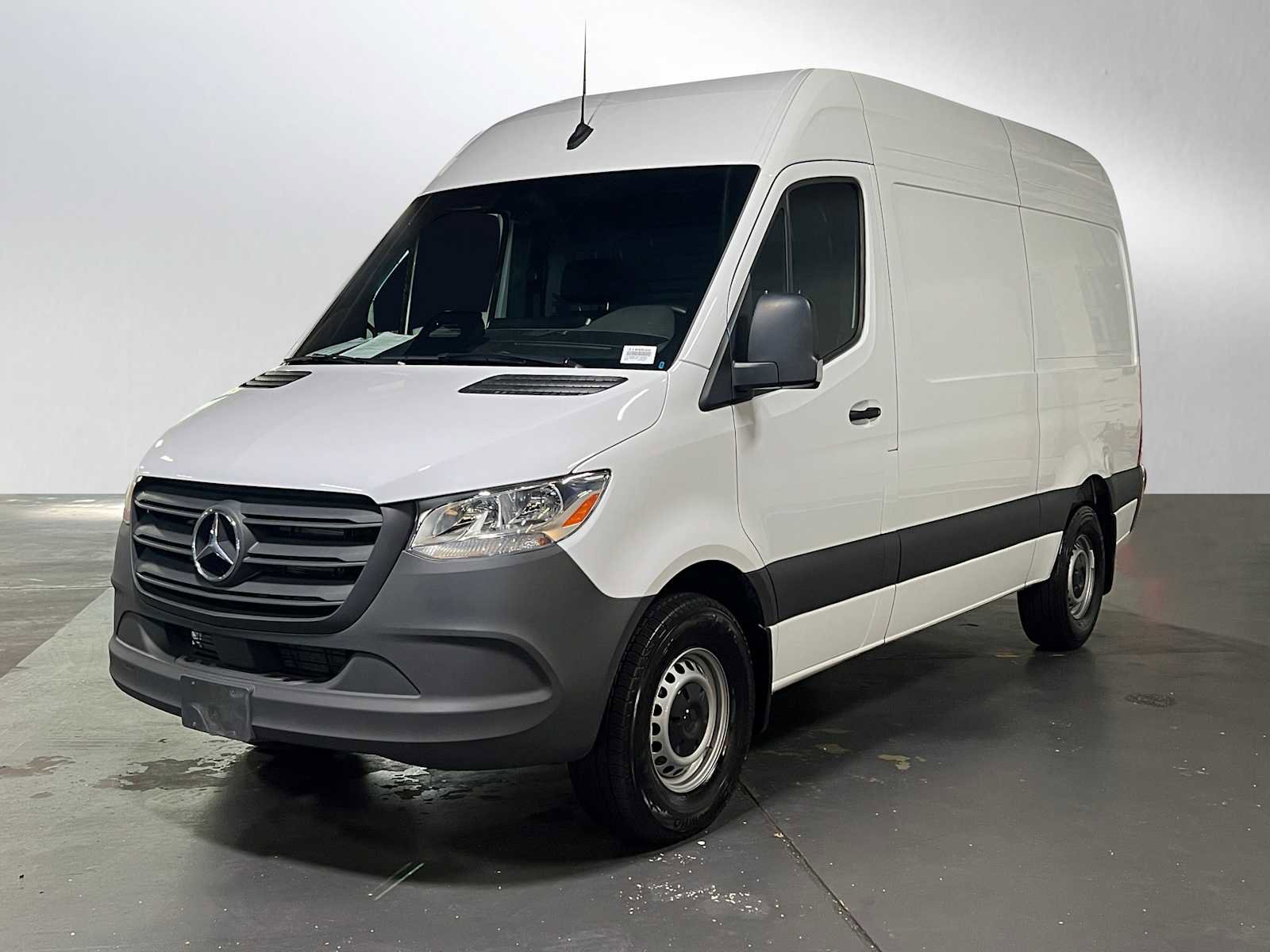 Used 2025 Mercedes-Benz Sprinter 2500 image 7
