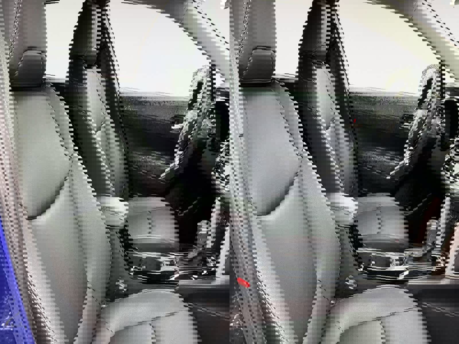 Used 2023 Toyota Corolla Cross XLE image 17