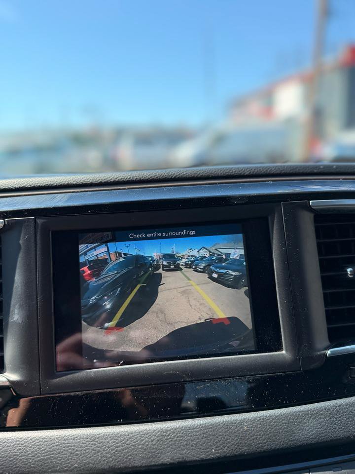 Used 2019 Chrysler Pacifica Touring-L image 13