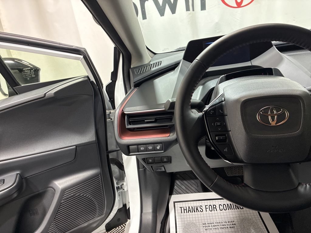 Used 2025 Toyota Prius Plug-In Hybrid FWD image 24