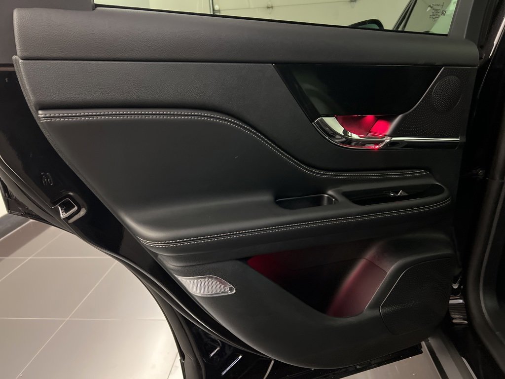 Used 2025 Lincoln Corsair Reserve w/ Jet Appearance Package image 31