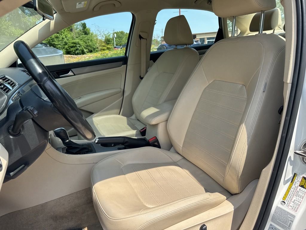 Used 2015 Volkswagen Passat 1.8T SE FWD image 5