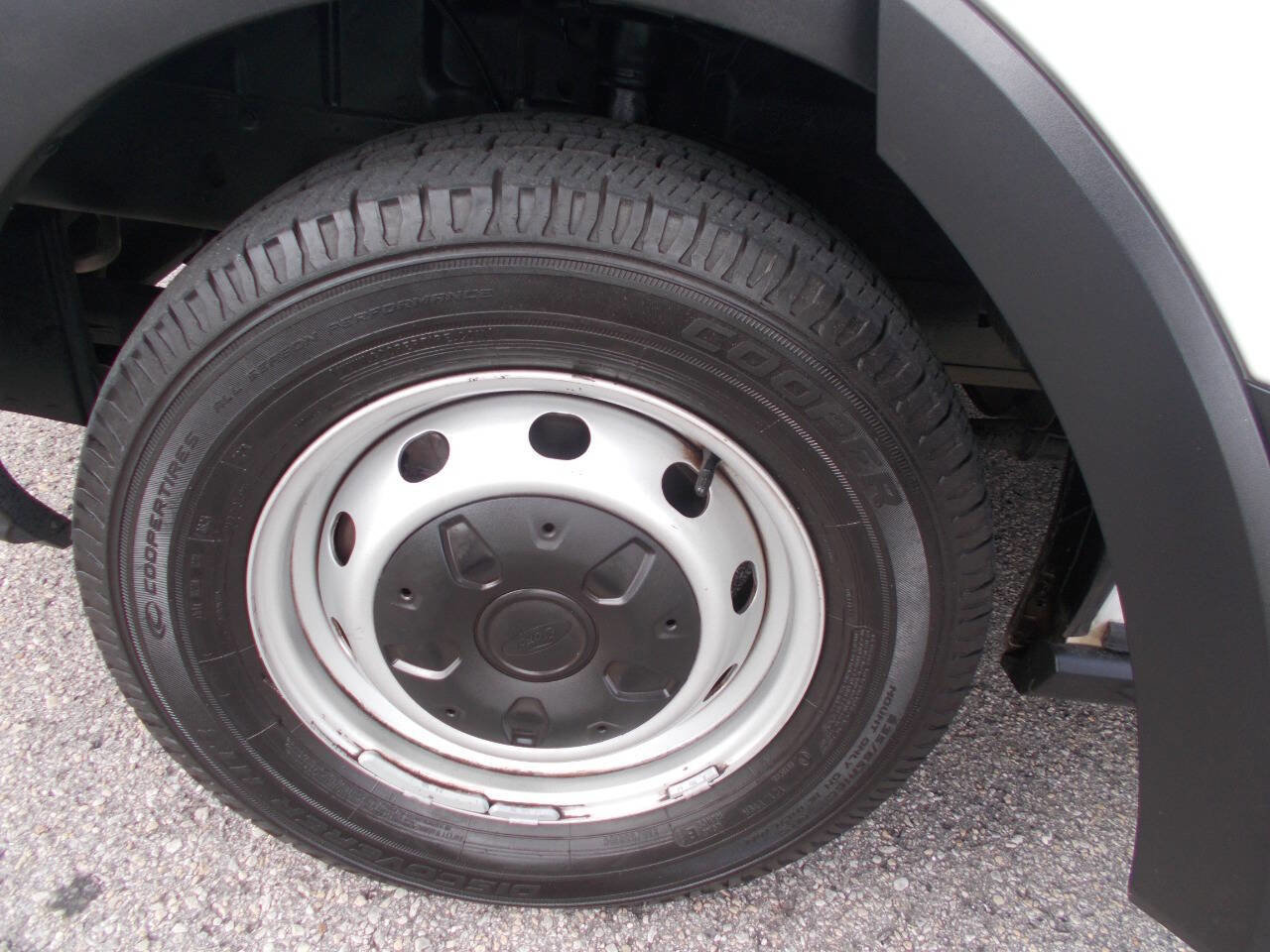 Used 2019 Ford Transit 150 130 Low Roof RWD image 10
