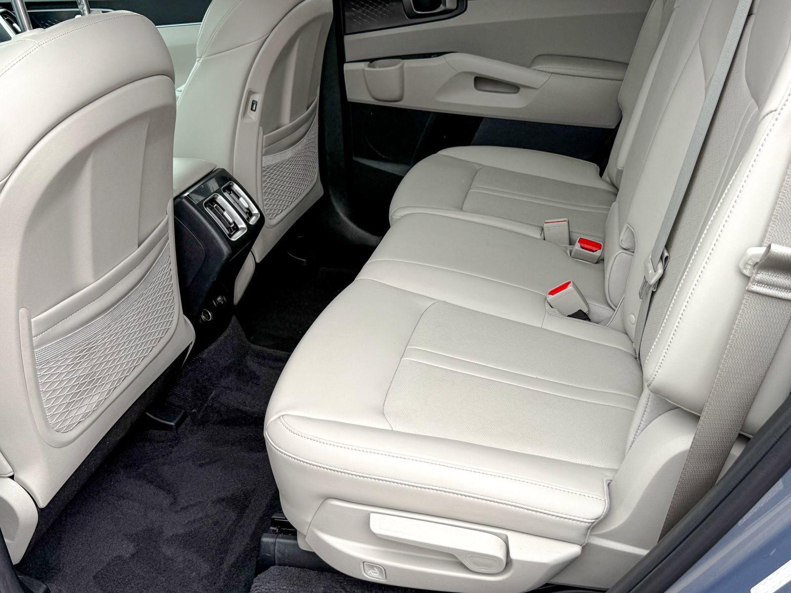 Used 2023 Kia Sorento S image 19