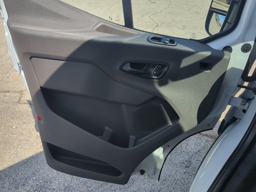 Used 2023 Ford Transit 250 Low Roof AWD w/ Exterior Upgrade Package image 15