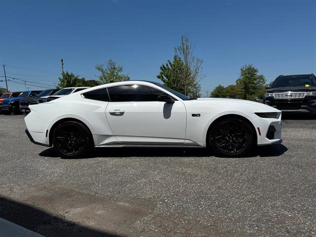 Used 2025 Ford Mustang GT w/ GT Performance Package RWD image 2