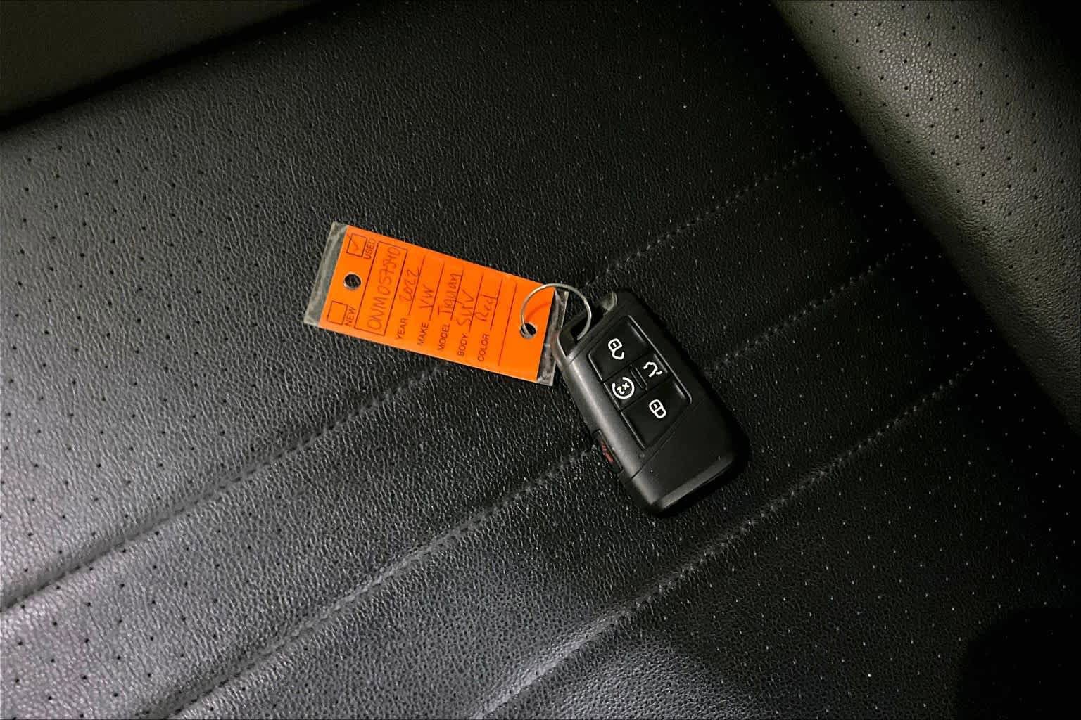 Used 2022 Volkswagen Tiguan SE w/ Panoramic Sunroof Package AWD/4WD image 15