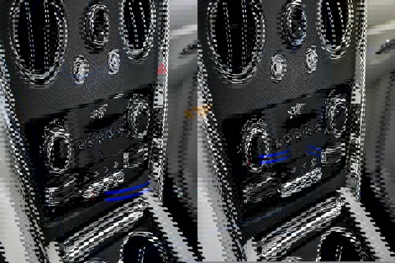 Used 2019 Rolls-Royce Cullinan image 36