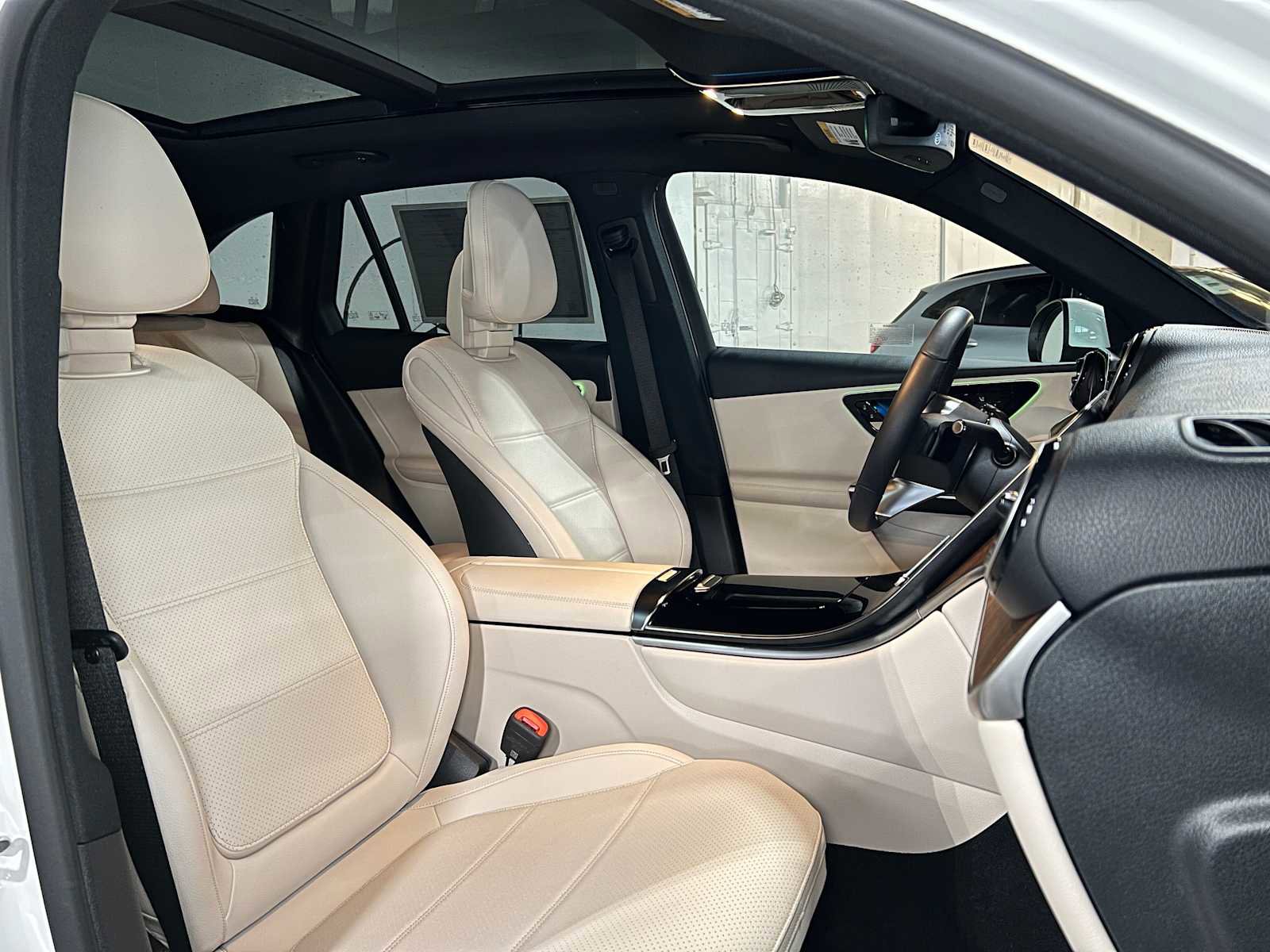 Certified 2025 Mercedes-Benz GLC 300 4MATIC image 12