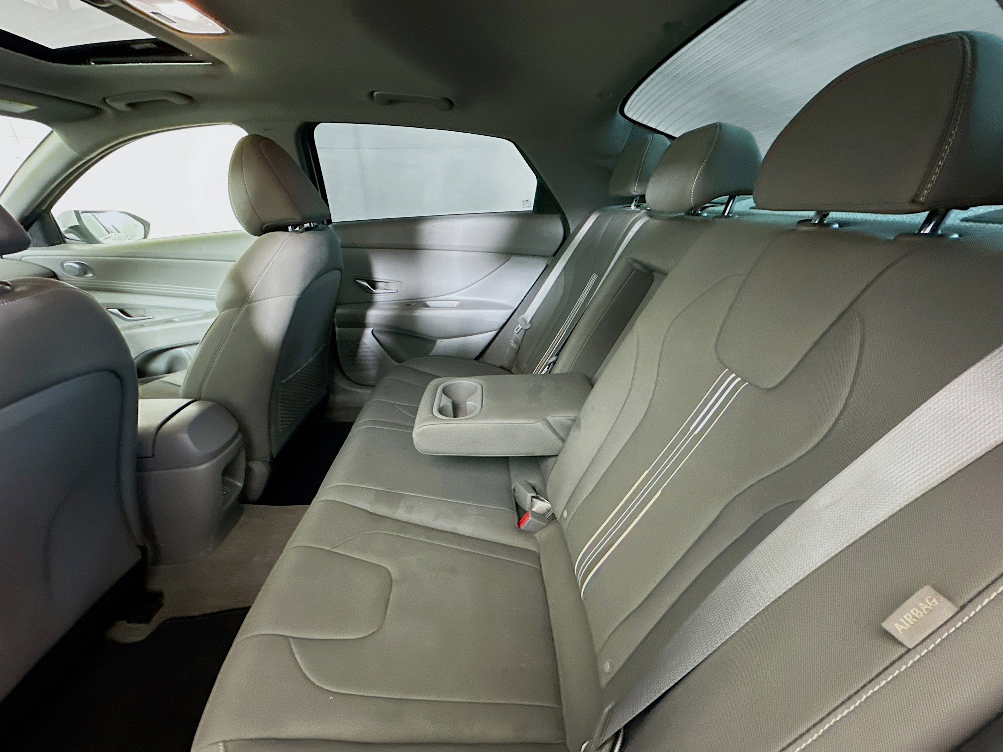 Used 2025 Hyundai Elantra SEL image 28