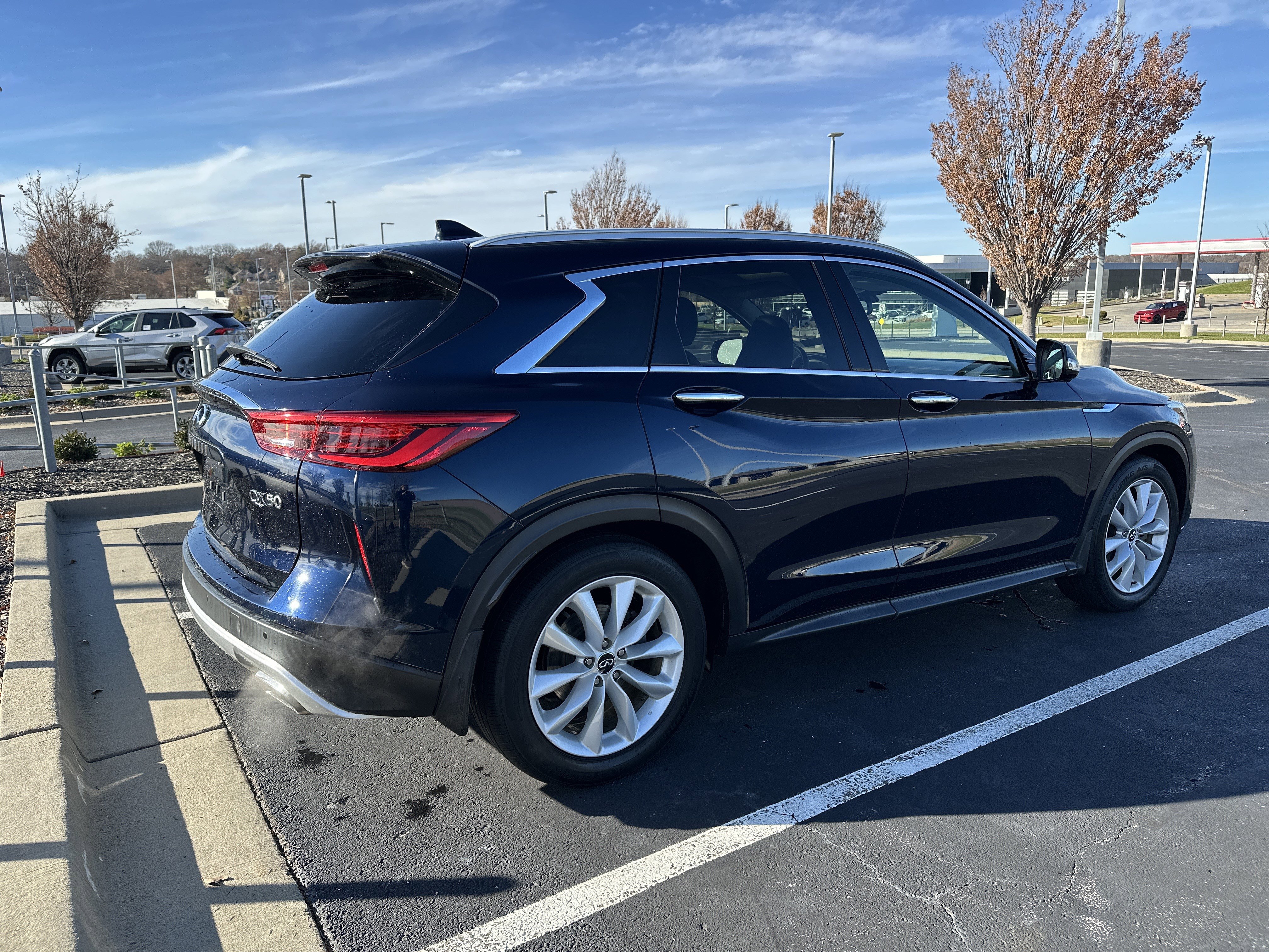Used 2019 INFINITI QX50 Essential w/ Premium Heat Package image 10