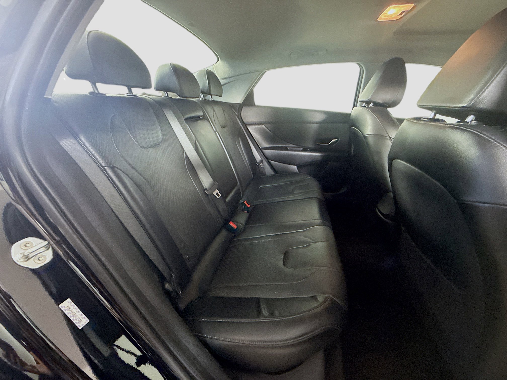 Used 2021 Hyundai Elantra Limited image 27