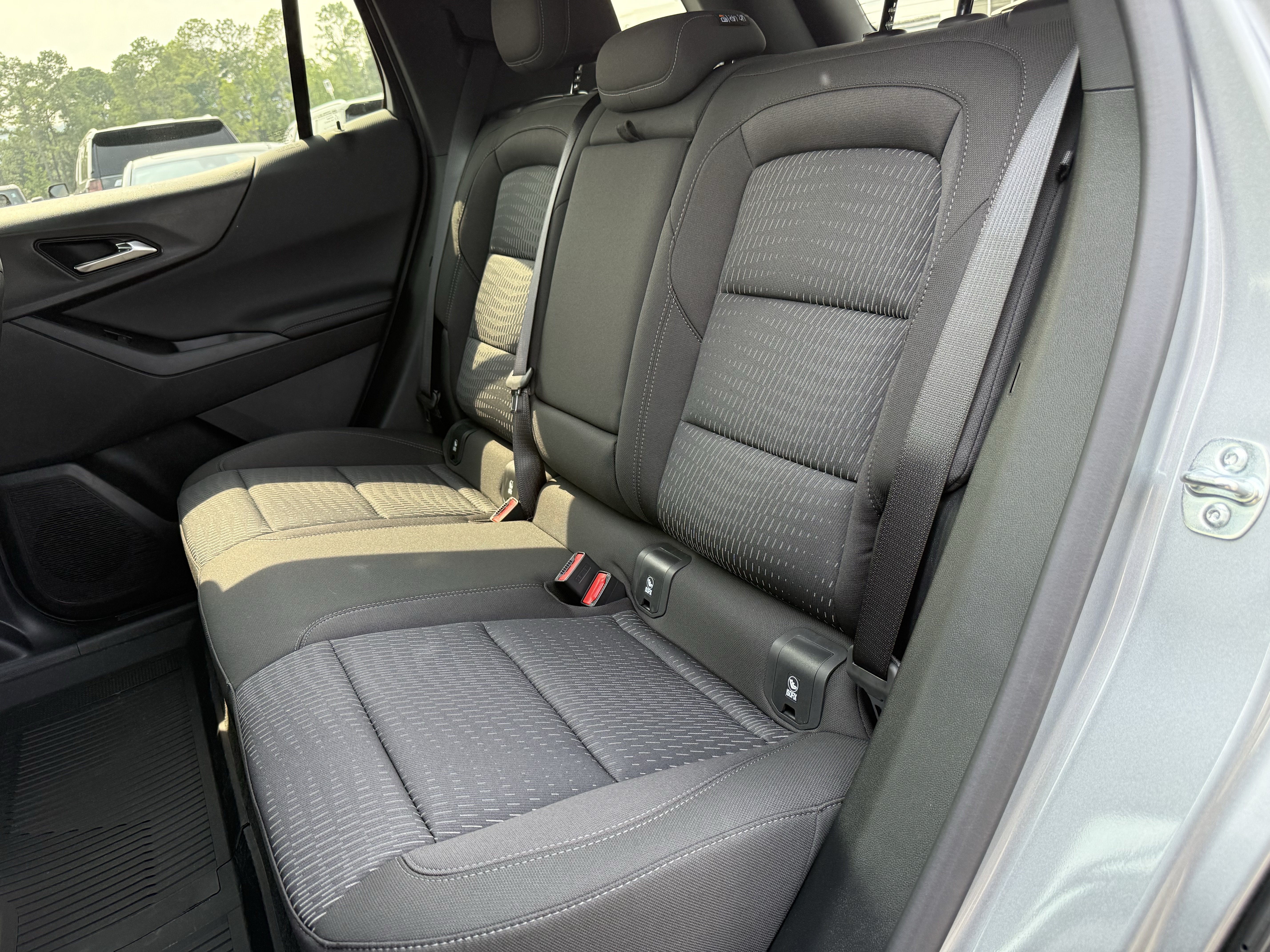 New 2027 Chevrolet Equinox LT w/ Safety and Technology Package FWD image 32