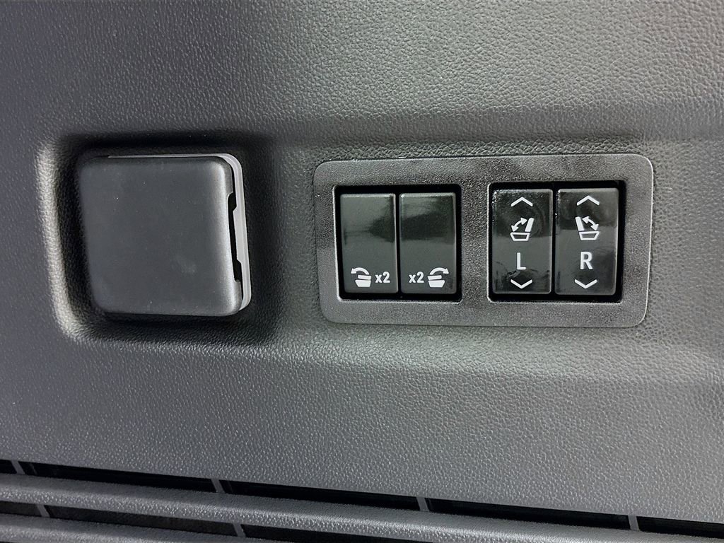 New 2026 GMC Yukon XL Elevation w/ Elevation Premium Package image 36