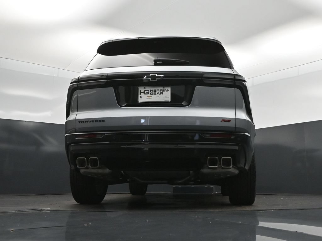 New 2026 Chevrolet Traverse RS w/ LPO, Floor Liner Package FWD image 41