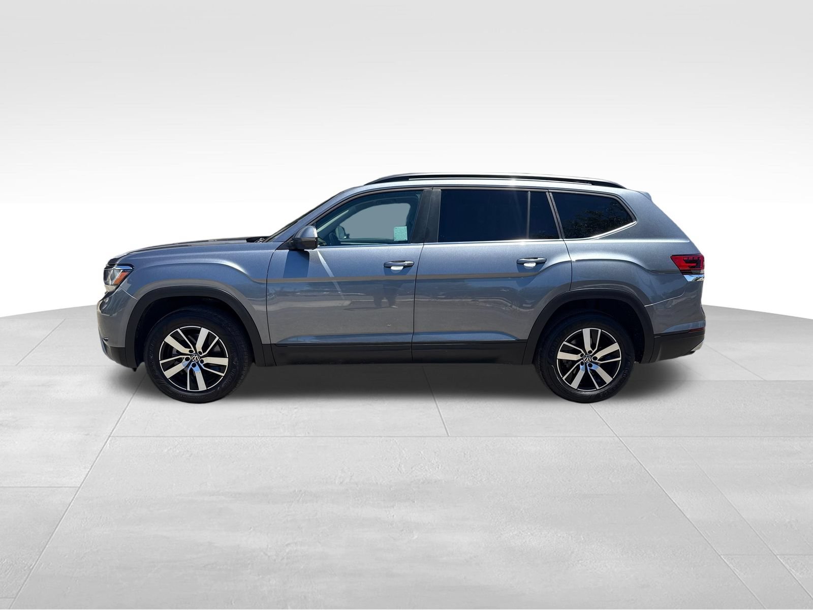 Used 2023 Volkswagen Atlas SE FWD image 2