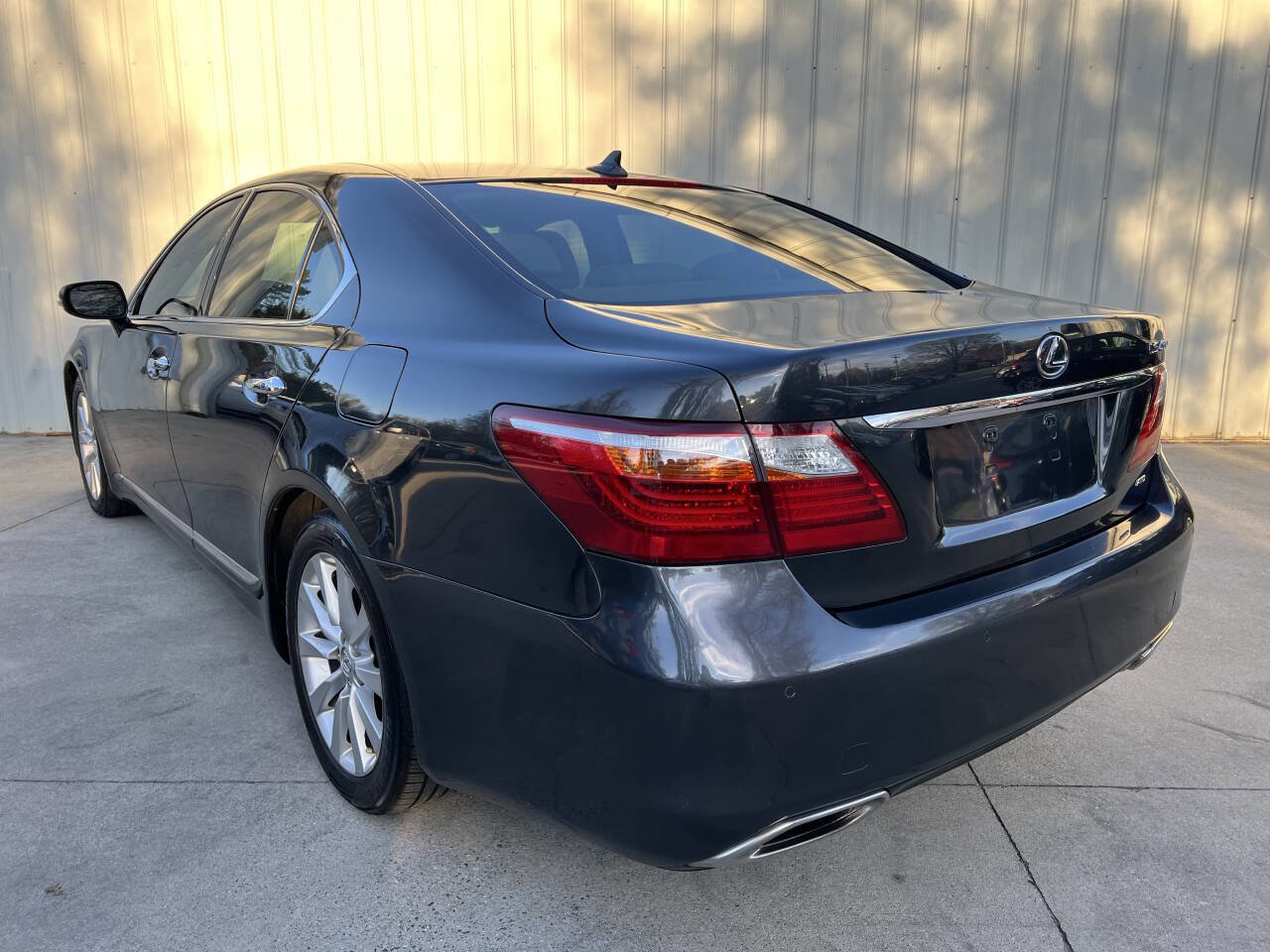 Used 2011 Lexus LS 460 AWD w/ Comfort Pkg image 5