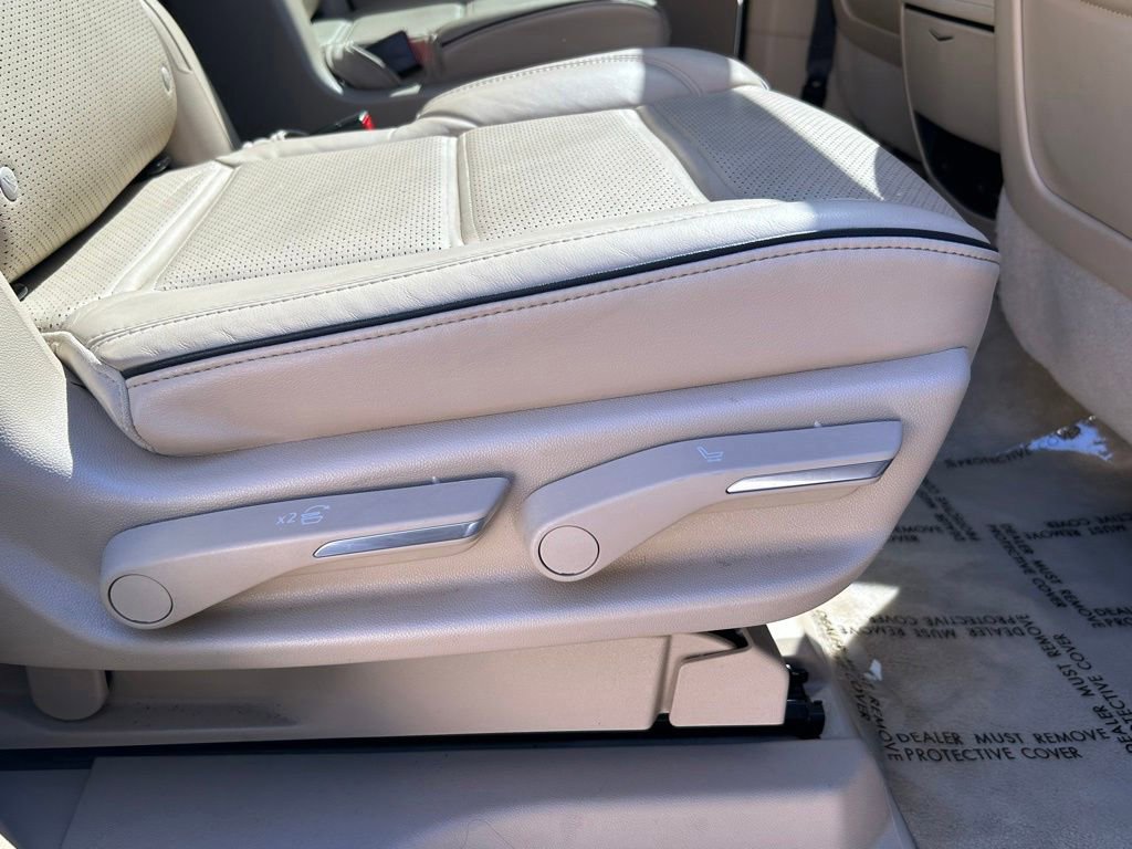 Used 2023 Cadillac Escalade Premium Luxury w/ Performance Package AWD/4WD image 50